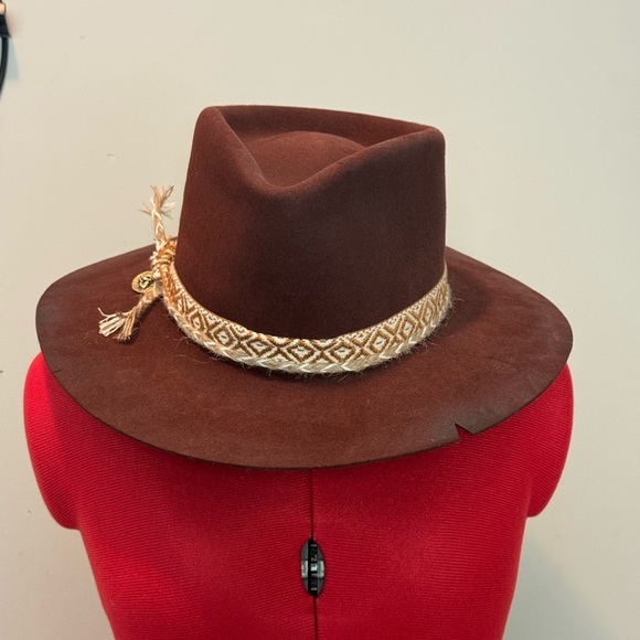 Desert Wanderer - Burnished Copper Hat